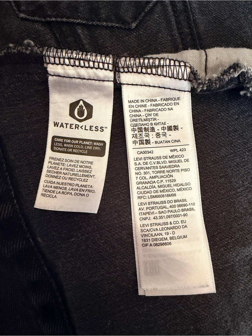 Levi's Black Hooded Denim Jacket with Ribbed Cuffs - Picture 4 of 5